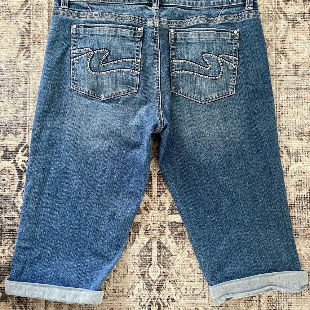 White‎ House Black Market Blanc Pedal Pushers Shorts- Size 6 - Picture 3 of 5